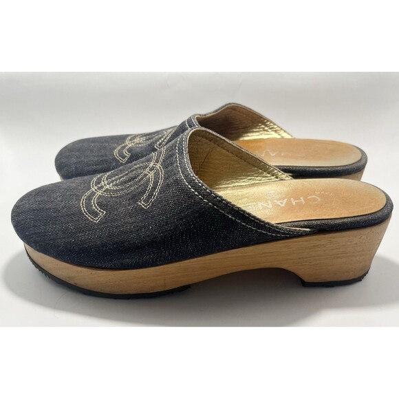 Chanel Denim Clogs w/ Gold CC Accent Wood Sandals Mules Y2K Vintage Sz 35 5 - Picture 1 of 10